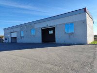 Prostor za Skladište, Radionu i Slično Sa Uredom 400m2 13km Od Osijeka