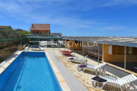 Skradin, Dubravice, kuća sa 7 apartmana i velikim bazenom, 760 m²