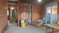 SL.BROD STAN 79,5m2 PRIZEMLJE+VRT 200m2 KOLONIJA