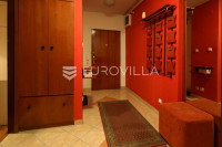 Slavonski Brod, CENTAR, komforan trosoban stan 68 m²