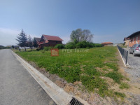 SLOBODNICA - građ. zemljište 746 m2