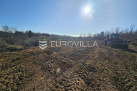 Slunj, Cvijanović Brdo, zemljište 378428 m² s 2 objekta, višenamjensko