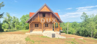 SLUNJ, GORNJI LAĐEVAC - Atraktivna investicija u izgradnji – tradicion