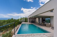 ŠMRIKA - moderna vila s bazenom