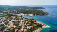 Šolta, Maslinica - kuća u blizini mora i plaže, PRODAJA