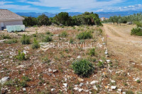 Šolta, Nečujam, građevinsko zemljište površine 600 m²