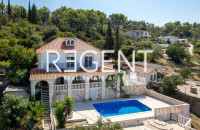 Šolta, Rogač - Mediteranska vila prvi red uz more 264 m2 ekskluzivna p