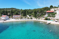 Šolta - zemljište sa dozvolom, prvi red do mora, PRODAJA