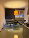 Split, Bol, 97.00 m2 - uređen trosoban stan - dugoročno
