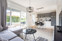 Split, Bol, moderan jednosoban stan na odličnoj lokaciji