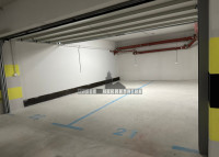 Split, Centar grada, 40 m2 - nova garaža za 2 automobila