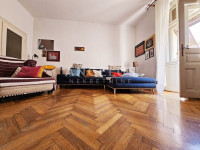 Split, CENTAR - Lijepi građanski četverosoban stan s velikim potencija