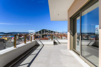 Split, ekskluzivan penthouse s pogledom na more i grad