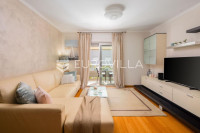 Split, Firule, luksuzan dvosoban stan 82m2, parking, do 1.6.2026.