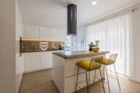 Split, Gripe, komforan renoviran trosoban stan s garažom