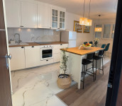 Split/Gripe-Two bedroom app***