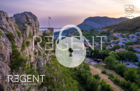 Split, Klis - Građevinsko zemljište sa projektom vile