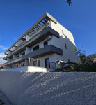 Jednosoban stan 99,51m2 s parking mjestom-manja zgrada kod Mall centra