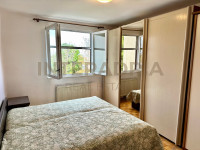 Split | Prostran dvosobni stan 74 m², mirna ulica, loggia + balkon