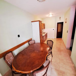 Split, Split 3, trosoban stan 86m2 s dvorom 50m2, potrebno uređenje