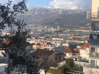Split, Sućidar - KUĆA s dva dvosobna stana i 3 parking mjesta