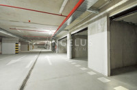 Split, Trstenik - za 3 auta garaža, najam