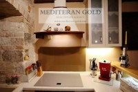 Split, Varoš, prodaje se kompletno renovirana i opremljena kamena kuća