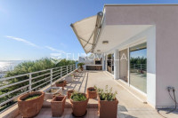 Split, Zenta, dvosoban penthouse, prvi red do mora s predivnim pogledo