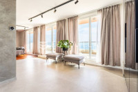 Split, Žnjan, luksuzan penthouse za najam NKP 170 m2 + 2VPM + GM