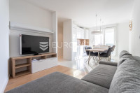 Split, Žnjan, moderan stan s garažnim mjestom, dostupan od veljače