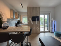 Spoj modernog života i mediteranskog šarma – Novogradnja, 1. red do mo