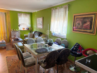 SRDOČI, dvoetažni stan 3S+DB s balkonom i parkingom