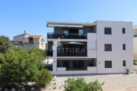 Srima, 180m od plaže, komforan 3-soban apartman 113,02m2, terasa 17,59