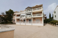 Srima 2. red do mora 2-sobni apartman, samo 80 m do plaže