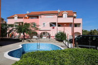 Srima, 4-sobni apartman, 130 m², 120 m od mora