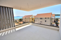 Srima, Vodice- S8 stan s krovnom  terasom,  pogled na more