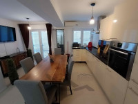 Stan 138 m2 (97 + 41 m2), Pula,  blizina Arene.