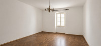 Stan u centru Pule – pješačka zona | 90 m² u naravi | Terasa + 2 šupe