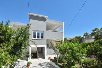 Stan: Dugi Rat, 55.00 m2, novogradnja