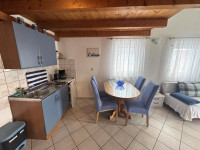 STAN S GALERIJOM 400 METARA OD MORA,MEDULIN!