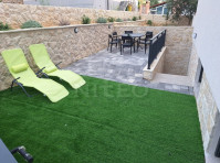 Stan: Mandre, 3-sobni, 60 m2, vrt, novogradnja