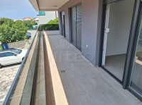 Stan: Mandre, 3-sobni 74 m2,veliki balkon, I kat, novogradnja