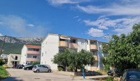 odličan svijetao stan za najam 72m2 Kaštel Sućurac