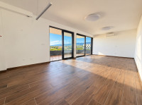 Stan: Novalja, 3-sobni 117 m2, 3 terase, I kat, novogradnja