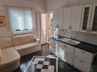 Stan: Novalja, 3-sobni, dvoetažni 62 m2, 2 terase