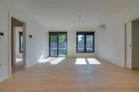 Stan Trešnjevka, solarni paneli, 2S+DB, 79,33 m2, spremište, garaža, n