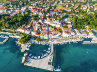 Stan u novogradnji, 300m od mora u Sv. Filip i Jakovu