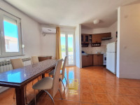 Pakoštane, dvosobni apartman 44 m2 na 1. katu, 400 metara od mora
