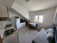 Stan s pogledom na more i prostranim balkonom