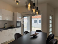 STAN U PRIZEMLJU S VRTOM , NOVOGRADNJA 116 M2 - VINJERAC